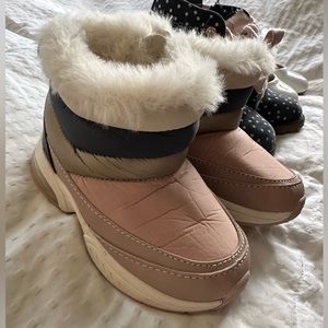 Zara color block fleece-lined snow boots